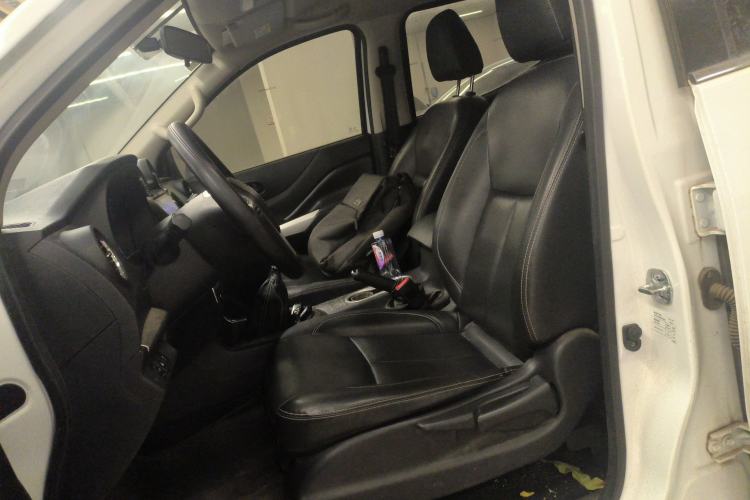 Used Dongfeng Palazzo 2021 1.8T Manual Two-Wheel Drive Elite Edition
