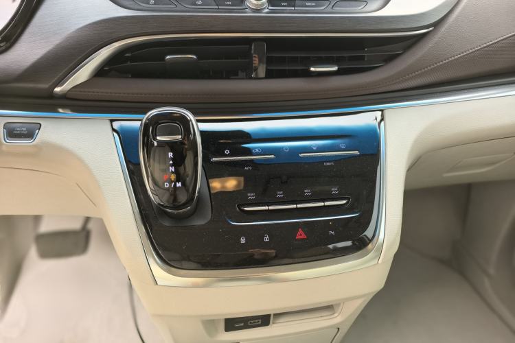 Used Buick GL8 2023 Land Executive Class Comfort Model
