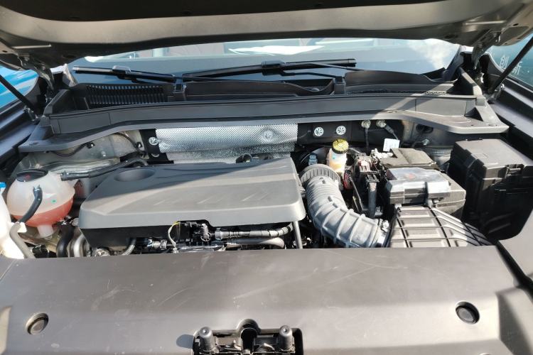 Used Chery Tiggo 8 L 2024 2.0T Two-Wheel Drive Prestige Version 5 Seats
