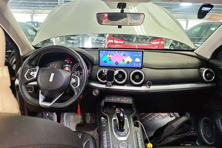 Used Wey VV5 2021 1.5T Two-Wheel Drive Color Pioneer
