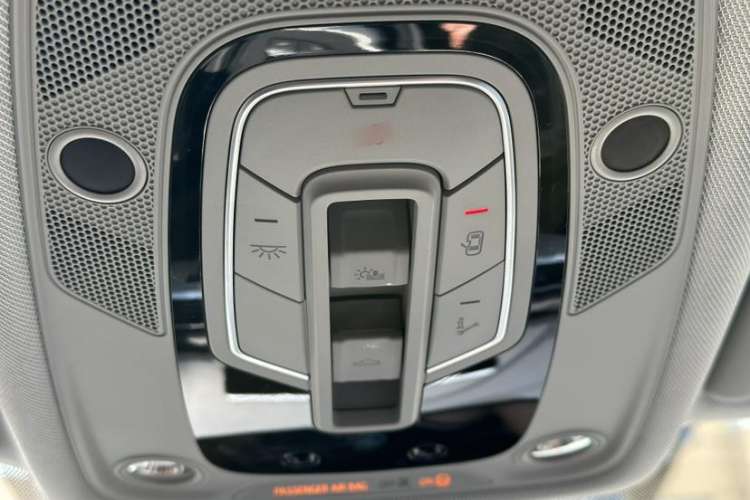 Used Audi A4L 2018 30th Anniversary Edition 40 TFSI Fashion Model
