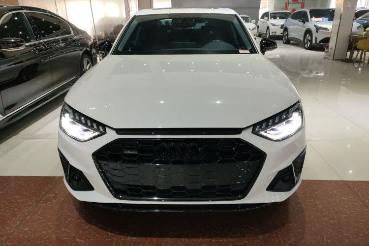 Used Audi A4L 2022 40 TFSI Luxury Dynamic Model
