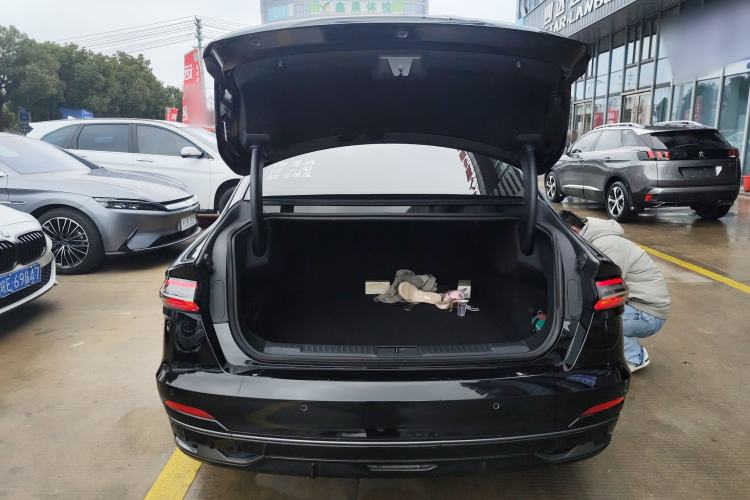 Used Lincoln Z 2022 Facelift iCool Deluxe Edition
