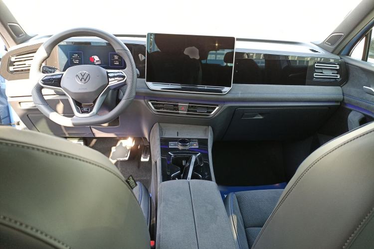 Used Volkswagen Tiguan L 2024 PRO 380TSI Four-Wheel Drive R-Line Prestige Edition
