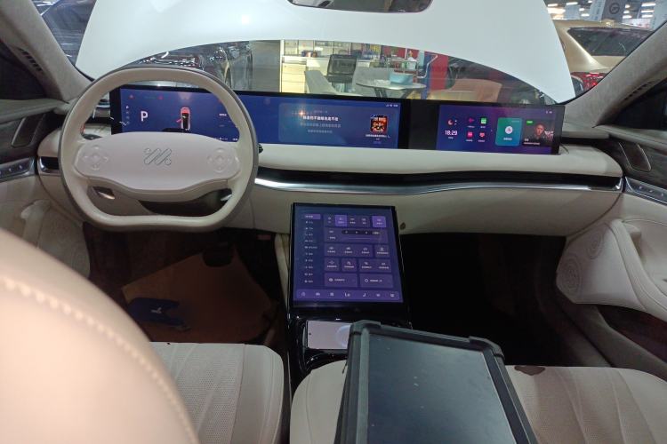 Used  L7 2022 Dynamic Model
