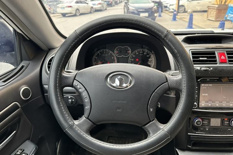 Used Haval H5 Classic 2013 Zhizun Edition 2.0L Manual Two-Wheel Drive Entry-Level Model
