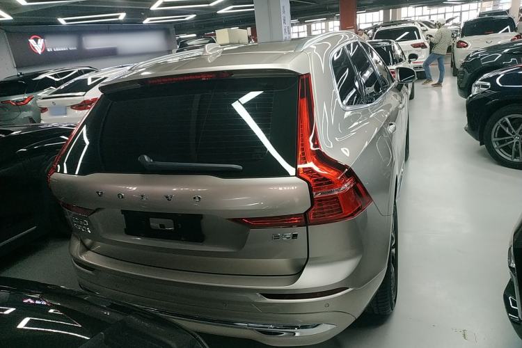 Used Volvo XC60 2023 B5 4x4 Smart Luxury Edition