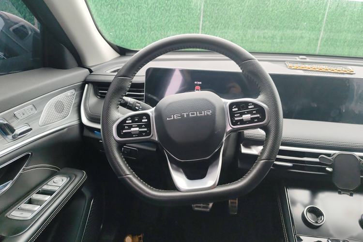 Used Jetour X70 PLUS 2023 1.6T DCT Stronger PRO 5-Seater
