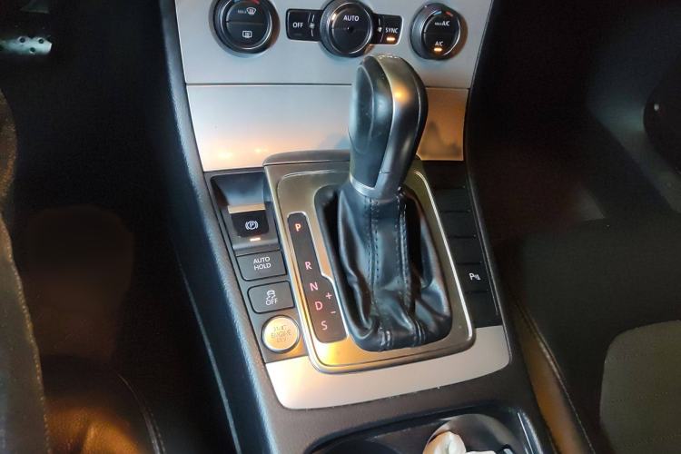 Used Volkswagen Magotan 2015 2.0 TSI Luxury Model
