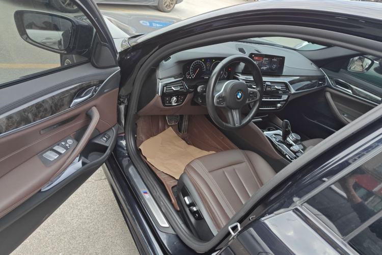 Used BMW 5 Series 2019 525Li M Sport Package