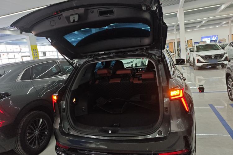 Used Changan CS75 PLUS 2024 3rd Generation Champion Edition 1.5T Intelligent Drive Dynamic Model
