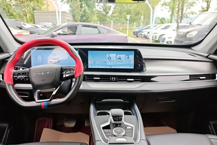 Used Chery Tiggo 8 PRO 2024 Champion Edition 290T Two-Wheel Drive Shining Version 5 Seats
