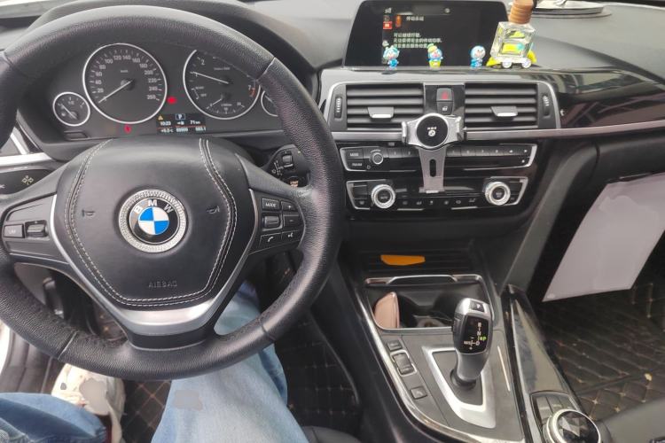 Used BMW 3 Series 2017 318i Fashion Model
