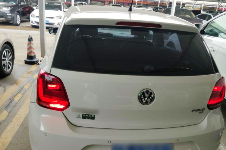 Used Volkswagen Polo 2016 1.6L Automatic Comfort Model
