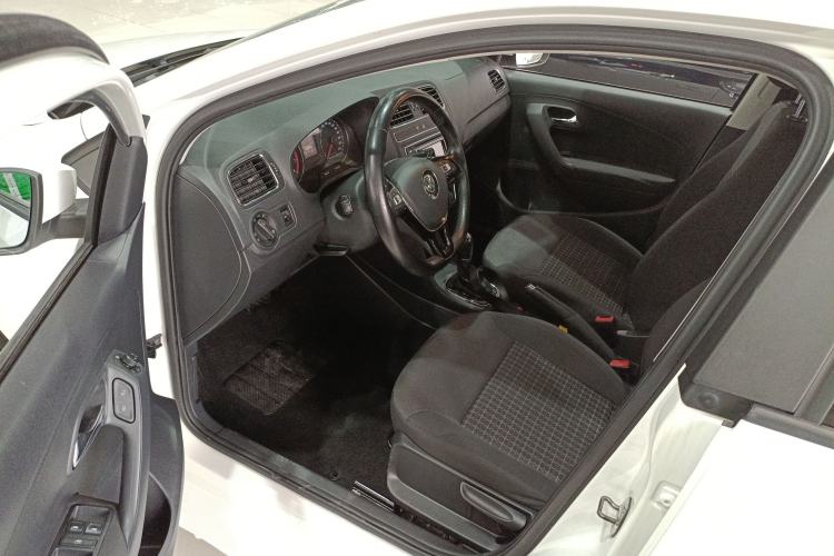 Used Volkswagen Polo 2016 1.6L Automatic Comfort Model
