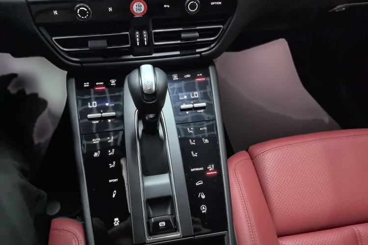 Used Porsche Macan 2024 Macan 2.0T