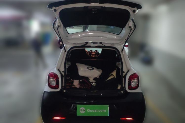 Used smart forfour 2016 1.0L 52 kW Dynamic Edition
