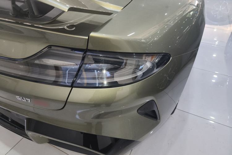 Used  SU7 2024 Four-Wheel Drive Ultra-Long Range Advanced Intelligent Driving Max Edition
