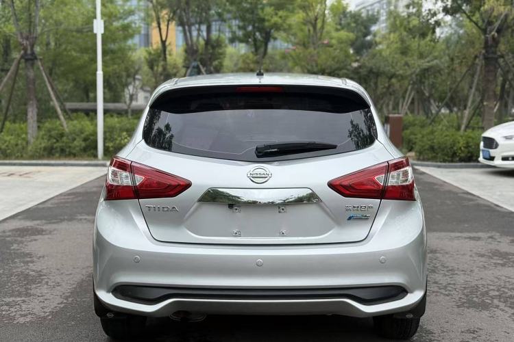 Used Nissan Tiida 2016 1.6L CVT Cool Dynamic Edition
