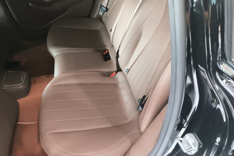 Used Mercedes-Benz E-Class 2023 Updated E 300 L Luxury Edition
