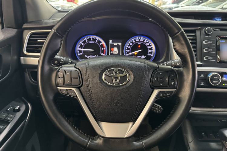 Used Toyota Highlander 2018 2.0T Four-Wheel Drive Luxury Version 7 Seats China VI Standard
