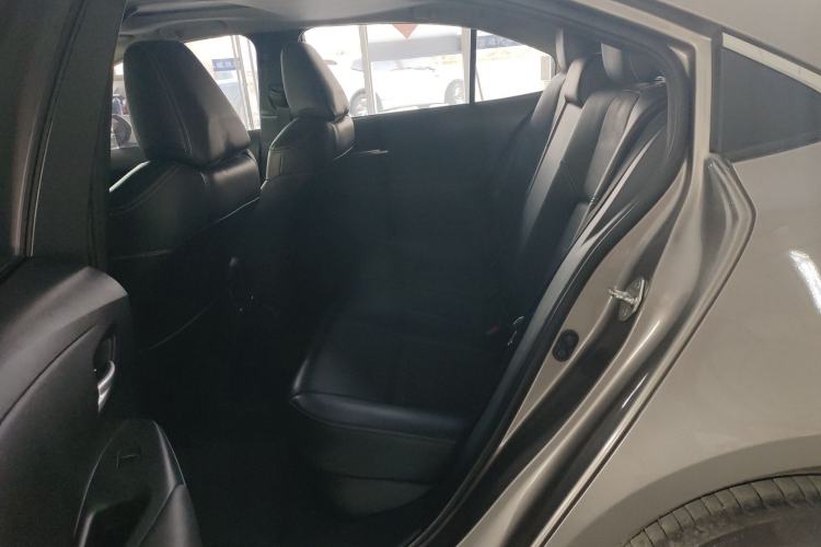 Used Toyota Corolla 2021 Dual-Motor 1.8L E-CVT Flagship Edition
