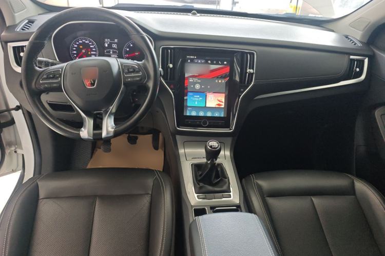 Used Roewe RX5 2016 20T Two-Wheel Drive Manual Transmission Internet Smart Edition