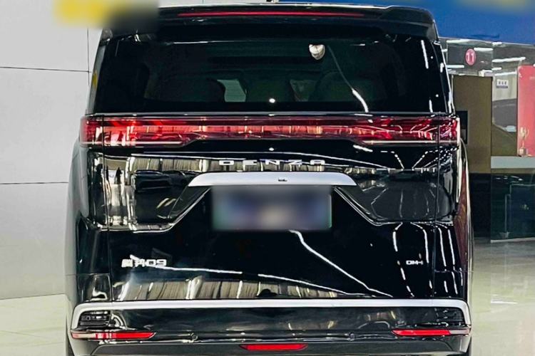 Used Denza D9 2024 DM-i 970 Luxury Model
