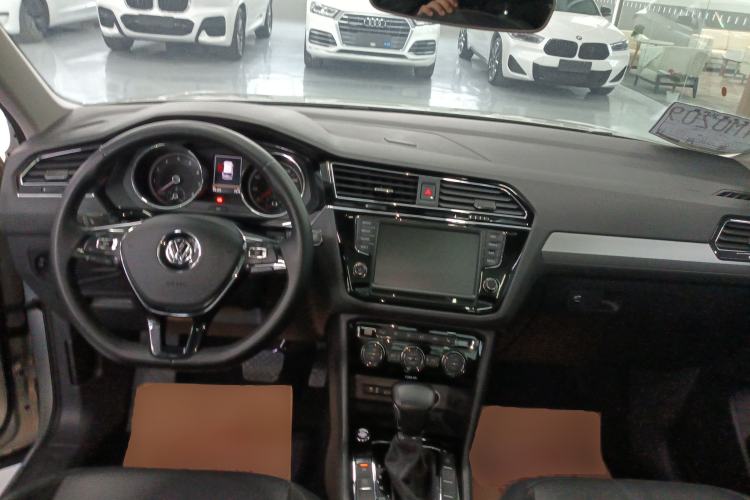 Used Volkswagen Tiguan L 2018 330TSI Automatic Two-Wheel Drive Luxury Edition
