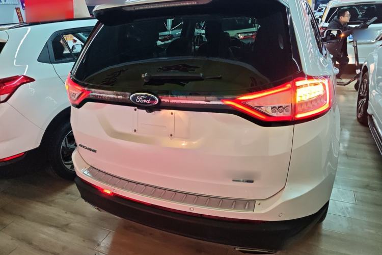 Used Ford Edge 2016 EcoBoost 245 Four-Wheel Drive Titanium Edition 7-Seater
