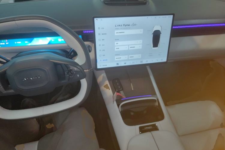 Used Lynk & Co Z10 2025 95 kWh 702 km All-Wheel Drive Intelligent Driving Ultra
