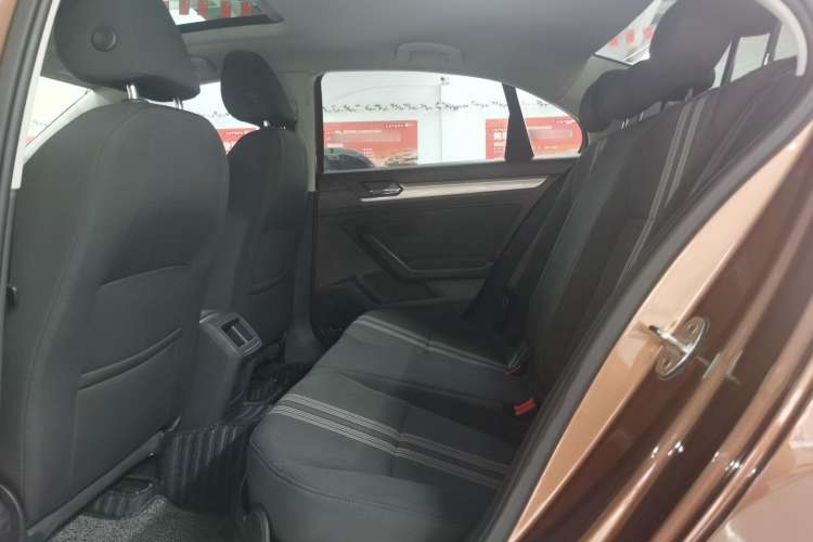 Used Volkswagen Lamando 2017 230TSI DSG Fashion Edition
