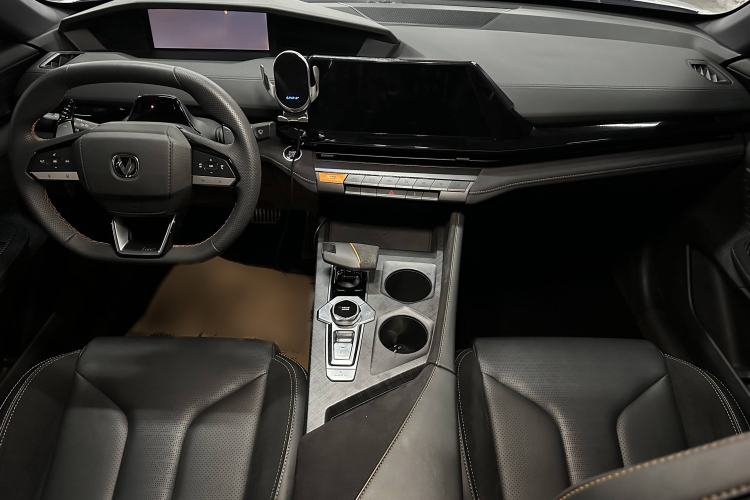 Used Changan UNI-V 2022 2.0T Leading-Speed Edition
