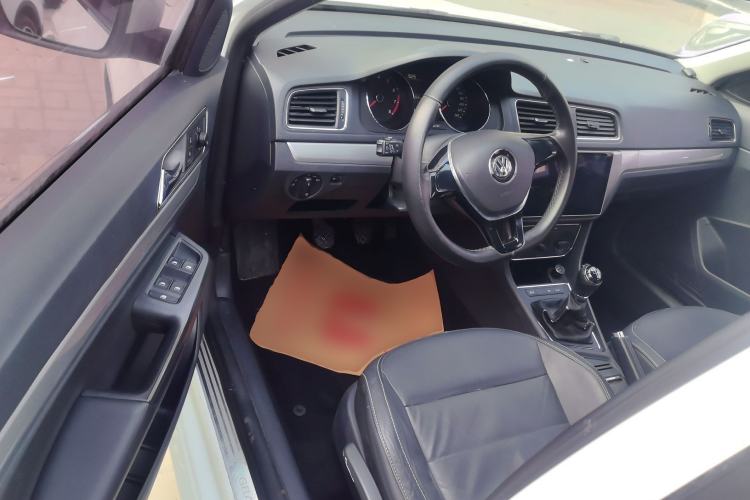 Used Volkswagen Gran Lavida 2015 1.6L Manual Comfort Edition