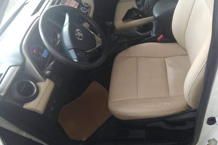 Used Toyota RAV4 2015 2.0L CVT Two-Wheel Drive Urban Edition
