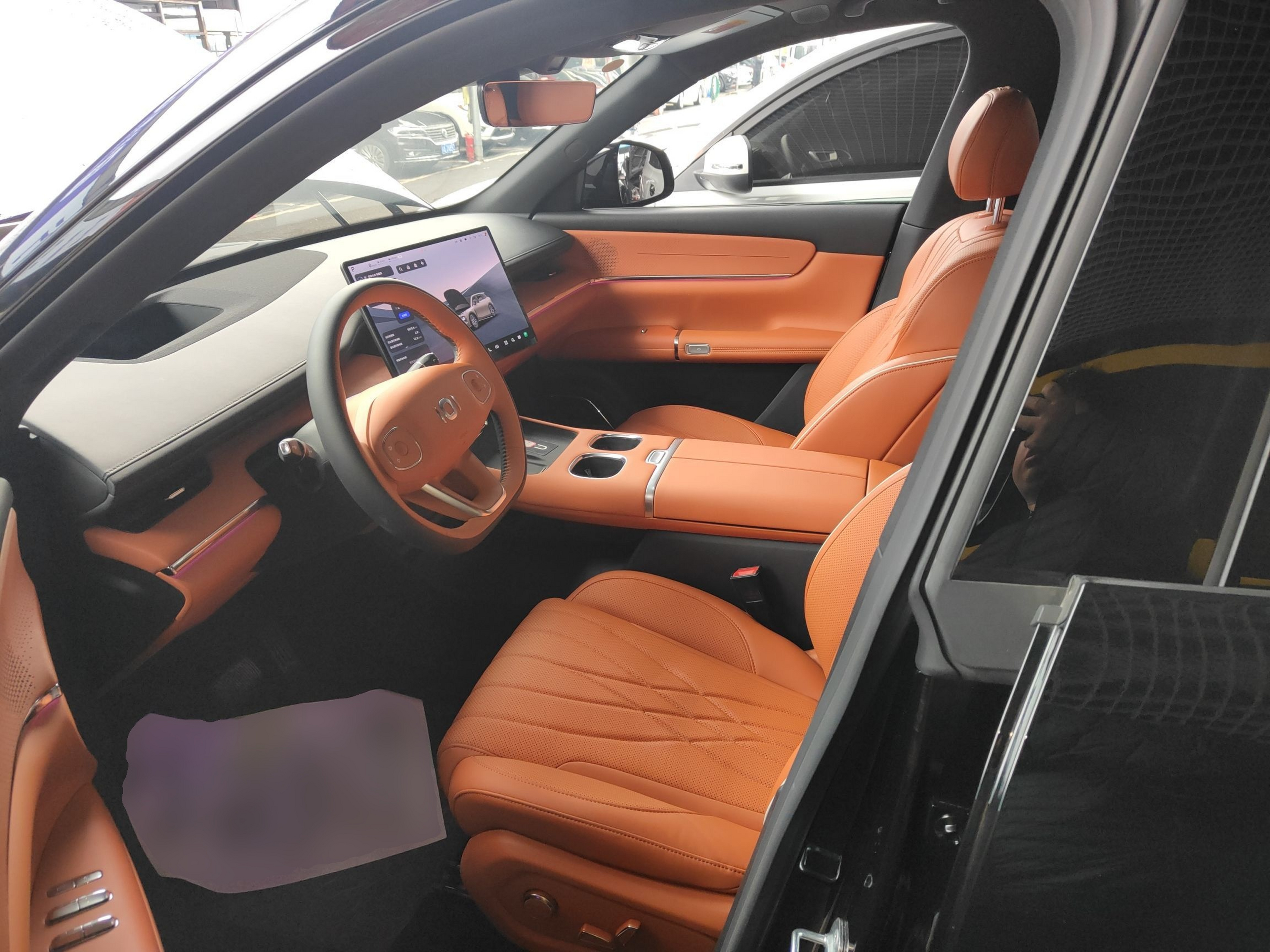 Переднее сиденье в автомобиле