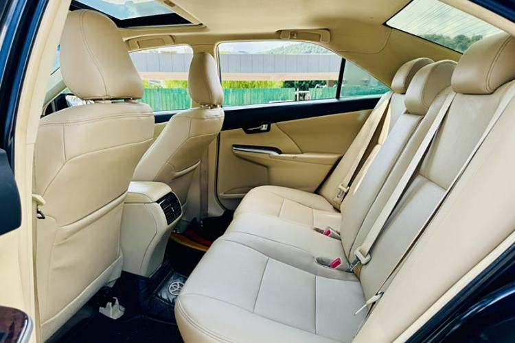 Used Toyota Camry 2016 2.0E 10th Anniversary Elite Edition
