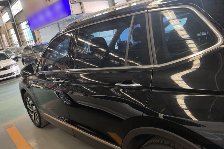 Used Volkswagen Tiguan L 2023 330TSI Automatic Two-Wheel Drive Smart Edition
