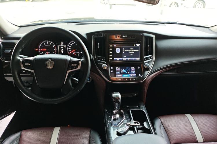 Used Toyota Crown 2017 2.0T Sport Edition
