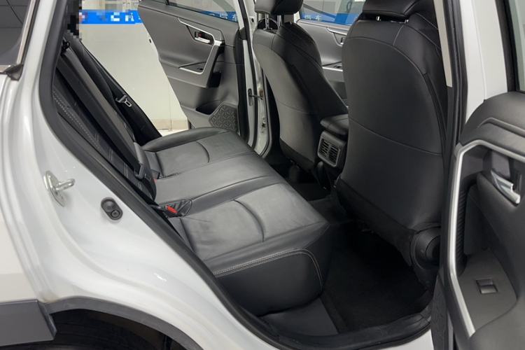 Used Toyota Wildlander 2021 2.0L CVT 4x4 Luxury Edition
