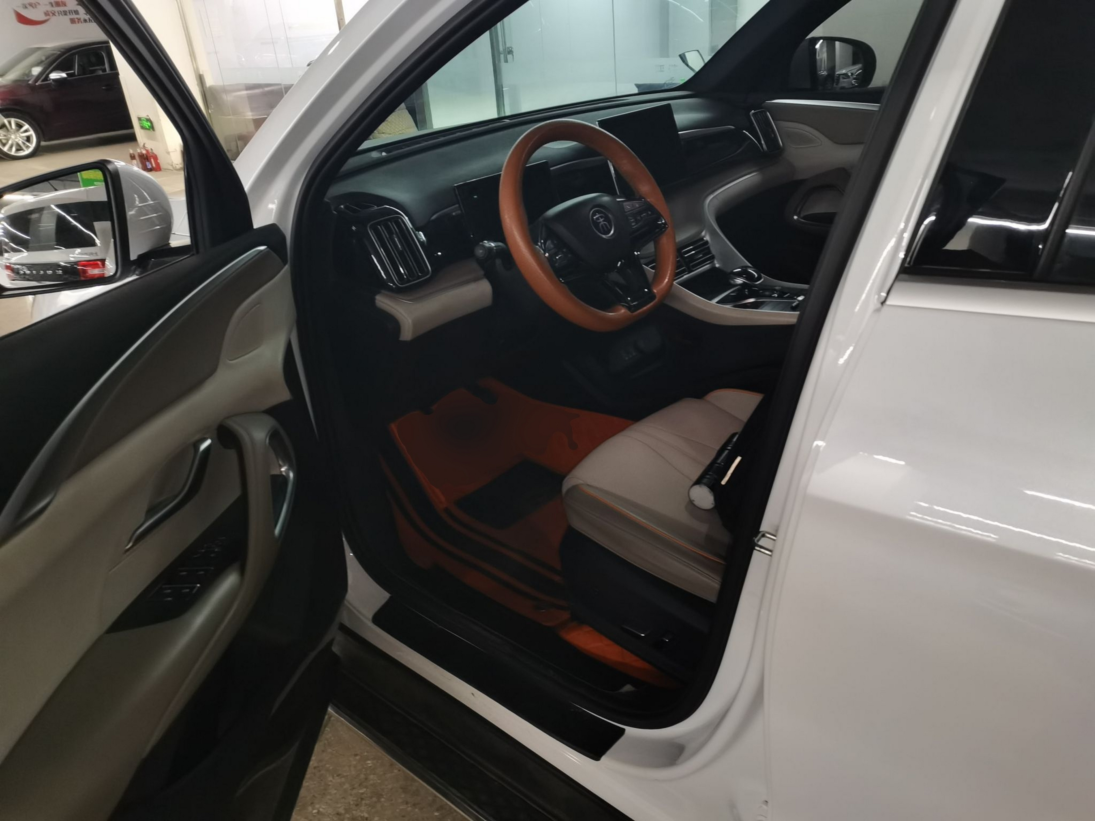 Переднее сиденье в автомобиле