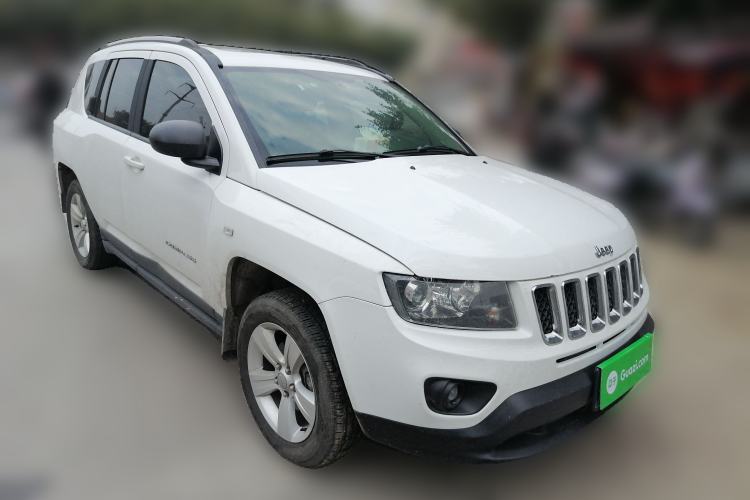 Used  Compass (Import) 2015 2.0L two-wheel drive sport version
