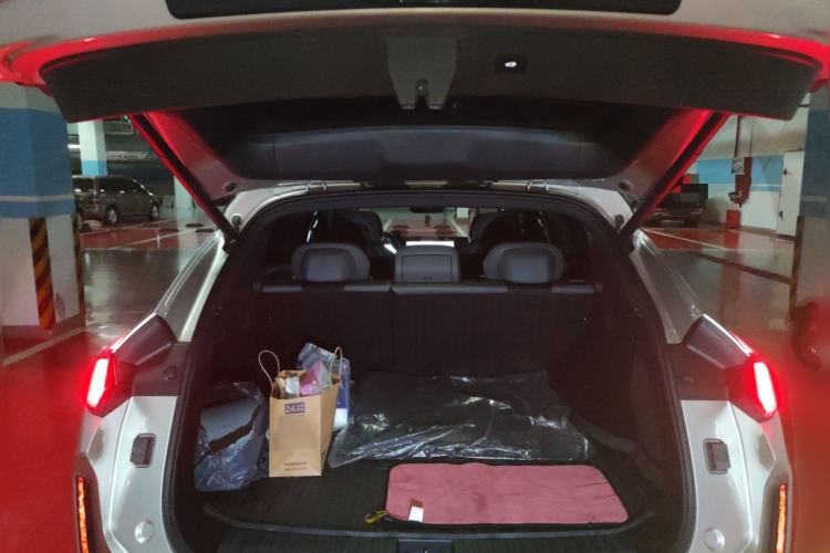 Used Lynk & Co 08 EM-P 2023 120km Long-Range Pro
