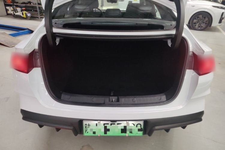 Used BYD Qin L 2025 DM-i Smart Drive 120KM Superior Model
