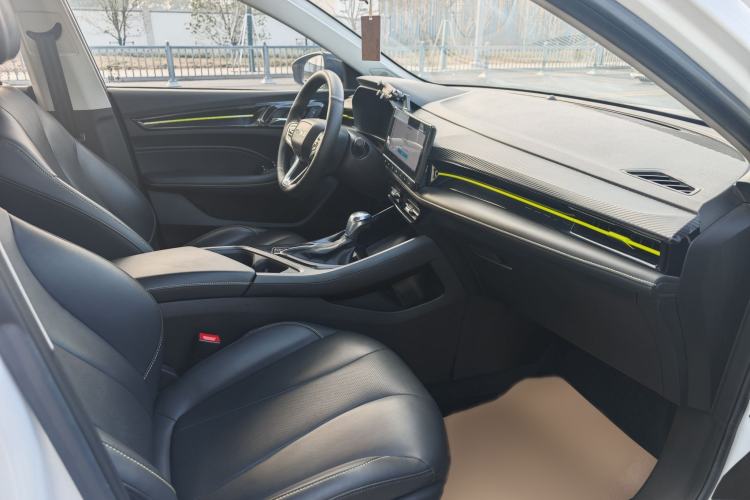 Used Roewe i5 2021 1.5L CVT Diamond Edition
