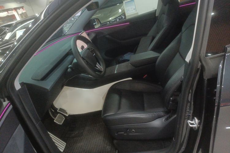 Used Tesla Model Y 2025 Long-Range All-Wheel Drive First Edition