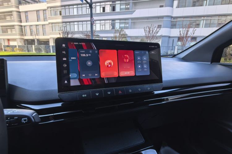 Used MG 4 EV 2023 415 km Range Sea-Faring Champion Edition
