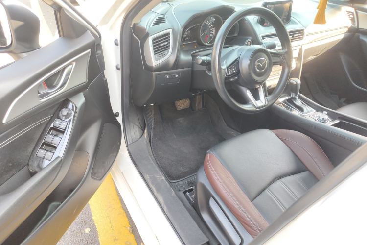 Used Mazda Mazda 3 Axela 2017 Sedan 1.5L Automatic Luxury Model China VI Standard
