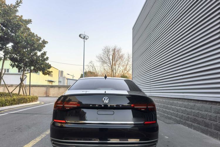 Used Volkswagen Passat 2020 330TSI Luxury Edition China VI
