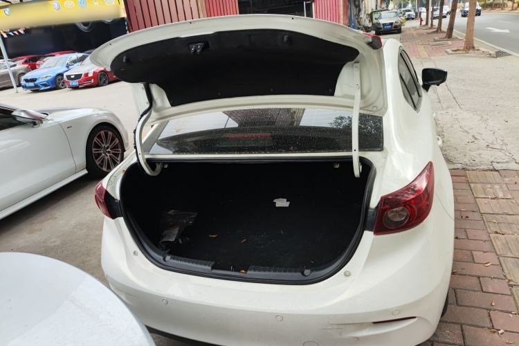 Used Mazda Mazda 3 Axela 2016 Sedan 1.5L Automatic Comfort Model
